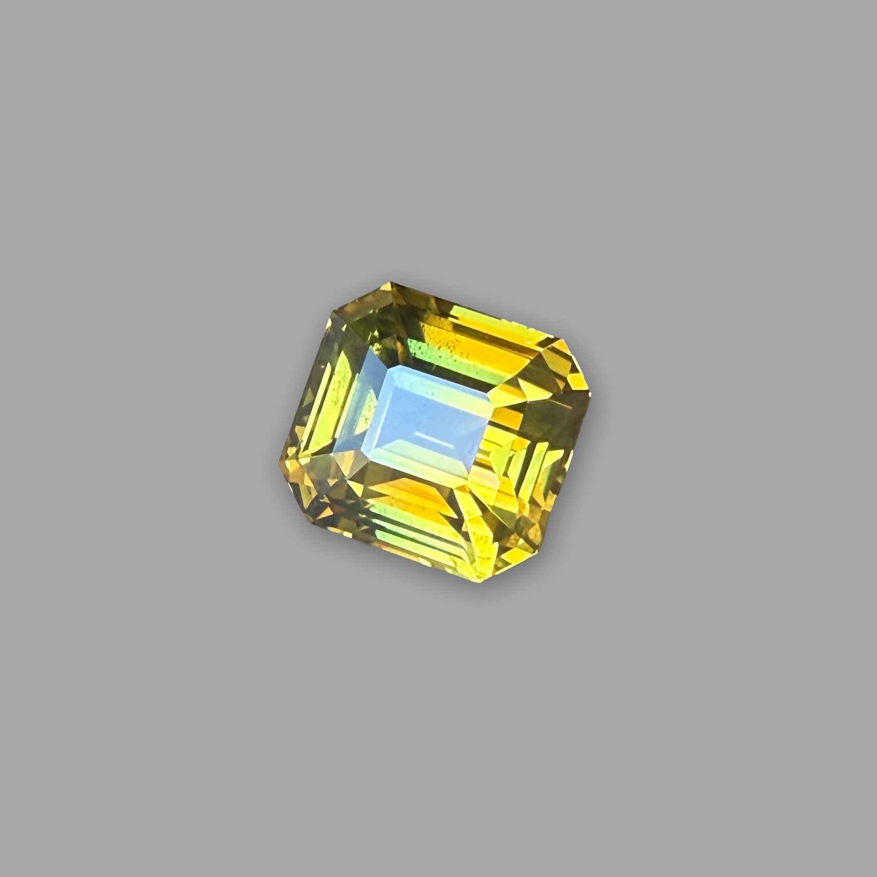 Saphir 6,07 ct, multicolore