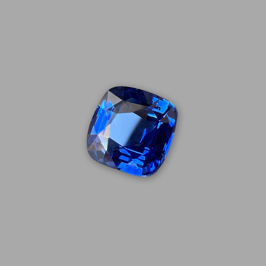 Saphir 2,56 ct, blau