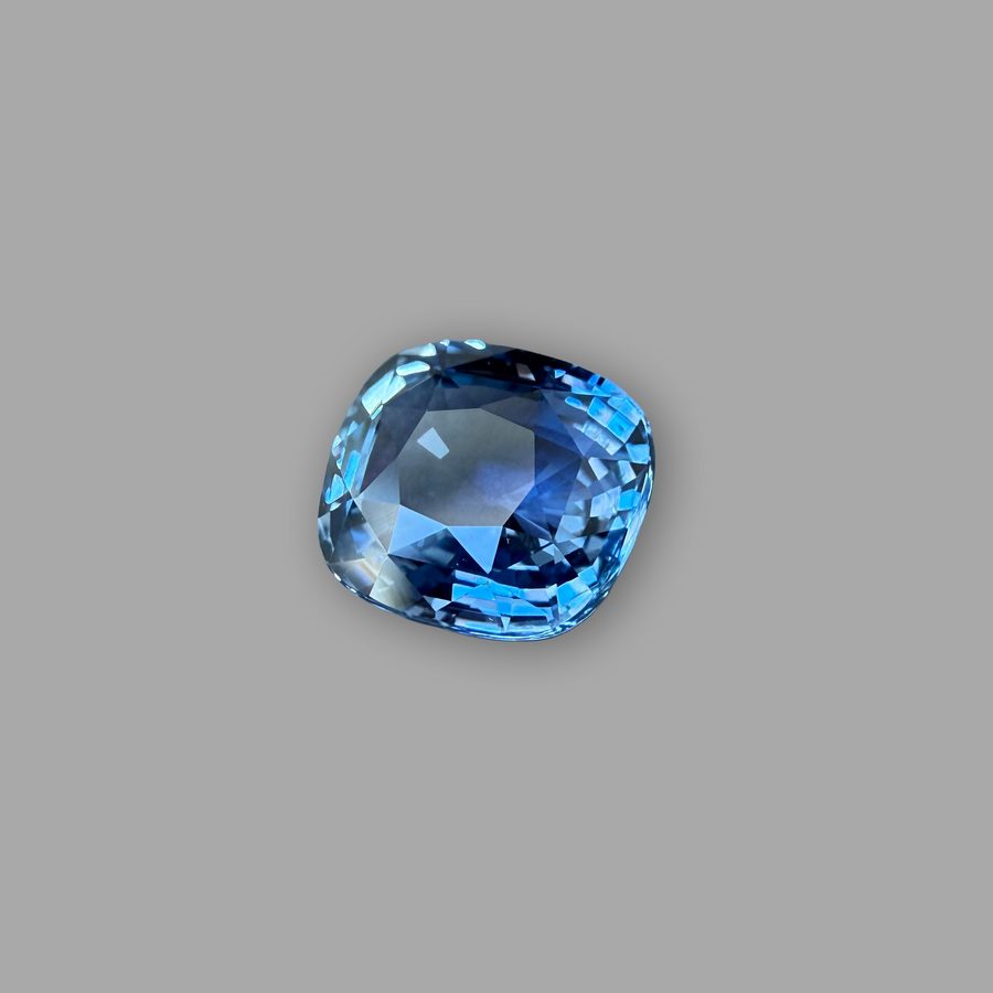 Saphir 4,02 ct, blau