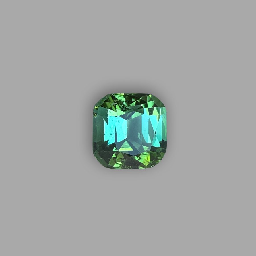 Turmalin 3,90 ct, mehrfarbig