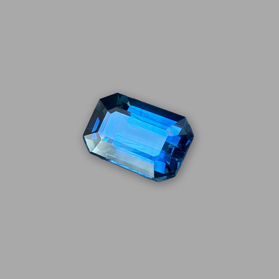 Saphir 2,08 ct, blau