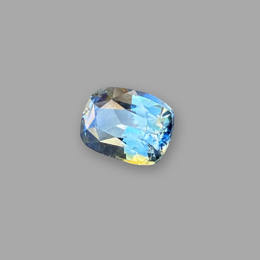 Saphir 1,48 ct, mehrfarbig