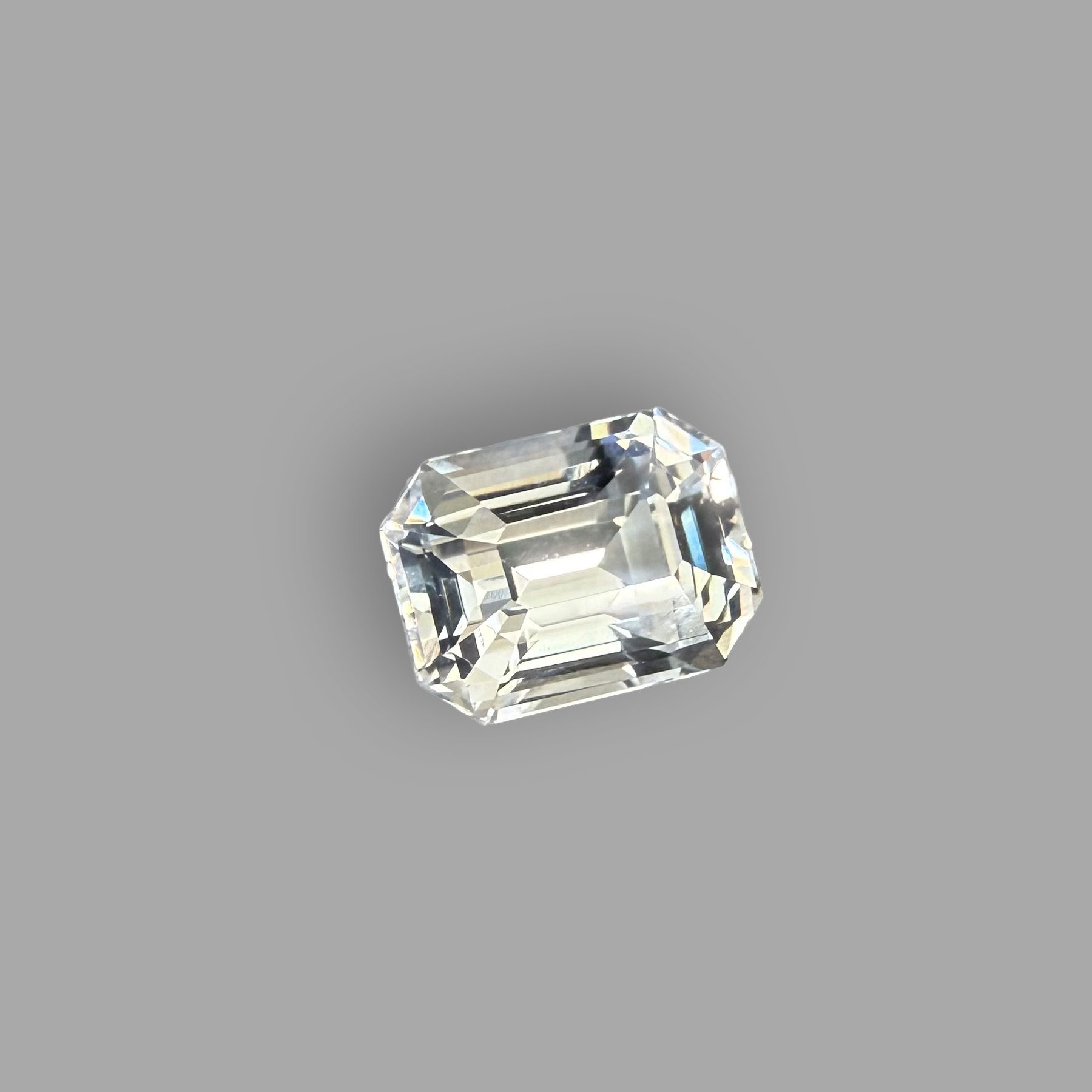 Saphir 2,12 ct, weiß