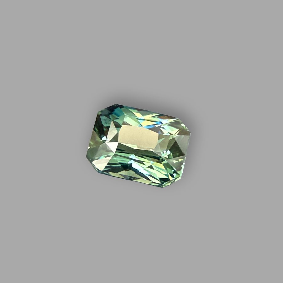 Saphir 1,05 ct, mehrfarbig