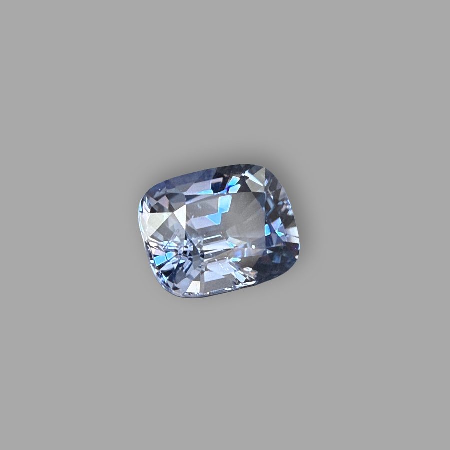 Spinell 1,70 ct, mehrfarbig