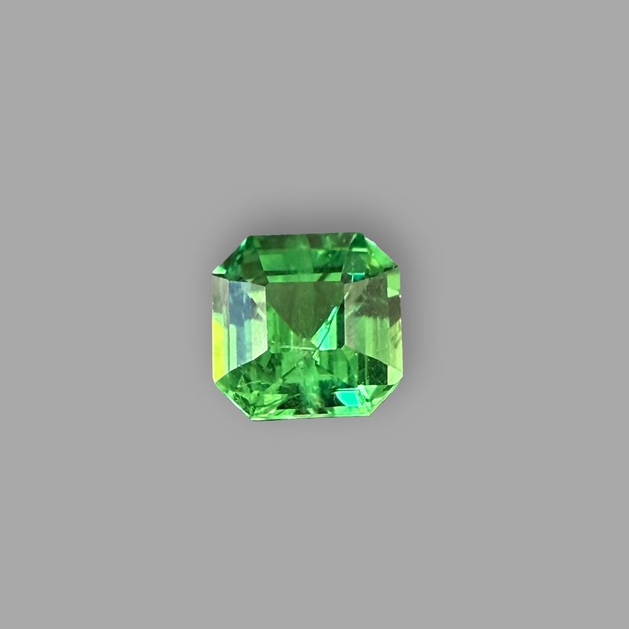 Tsavorit 0,81 ct, grün